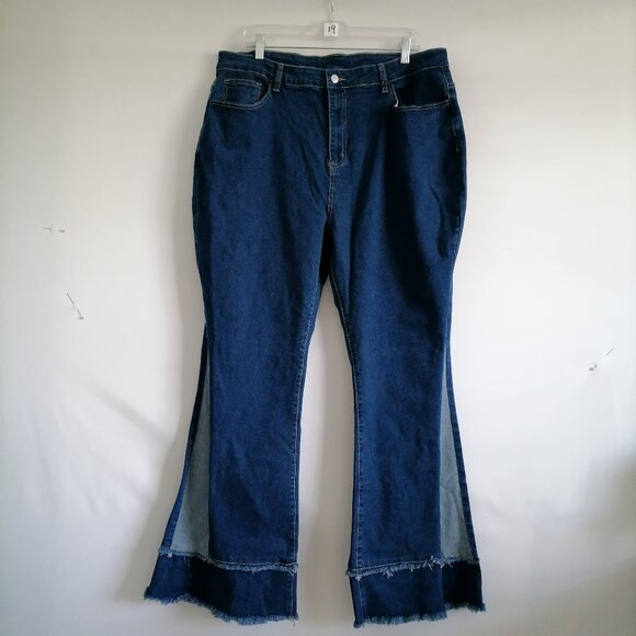 NWT Shein Womens Denim Blue High Rise Raw Hem Modern Look Flare Jeans Size 4XL - Picture 1 of 8